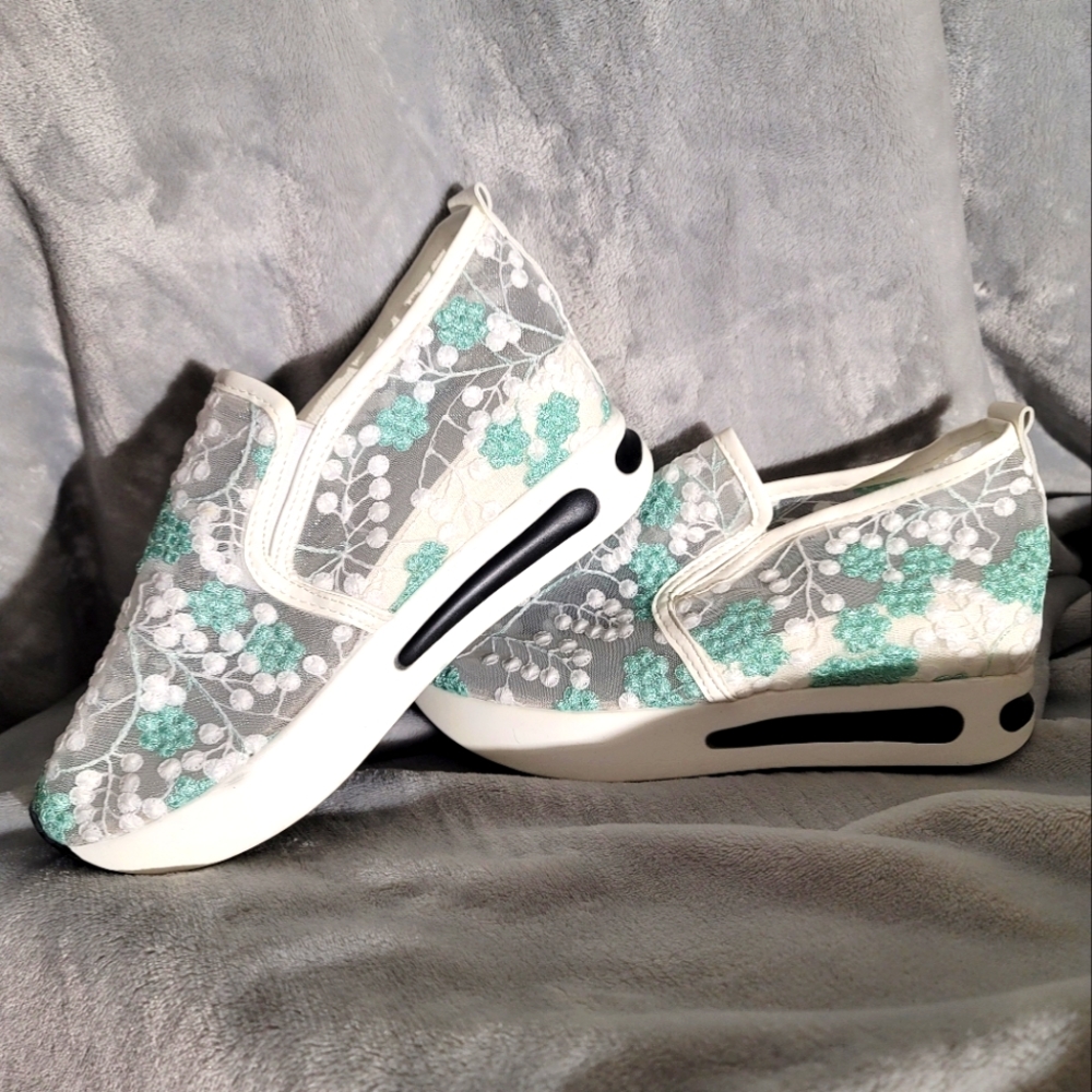 💥REDUCED!! Embroidery Mesh Fashion Sneakers
